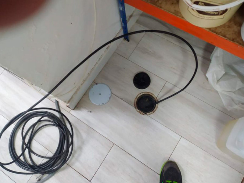 Limpieza de tuberías con agua a presión